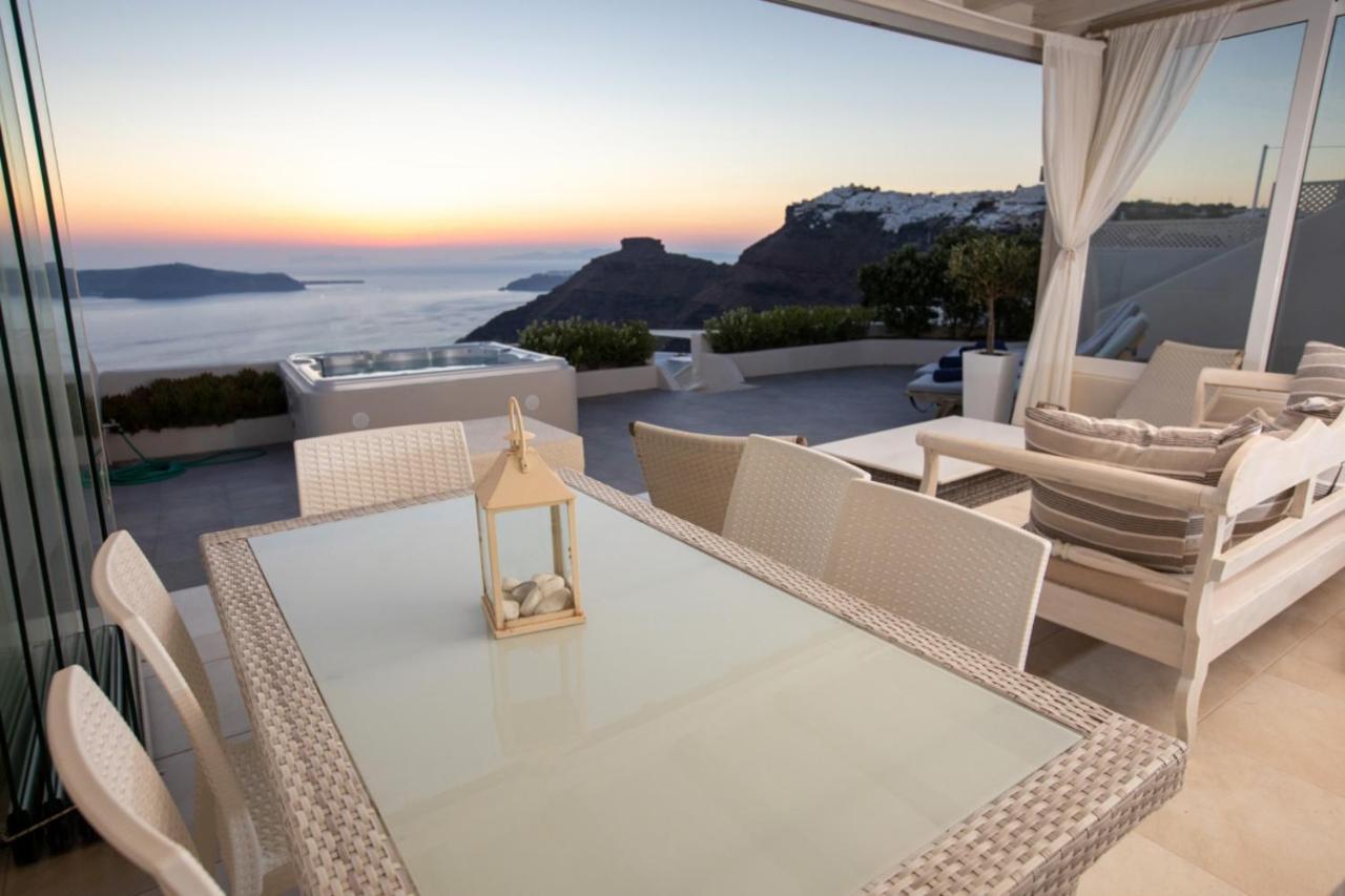 Sunset View Villa Santorini - with Outdoor Jacuzzi Firostefani Esterno foto