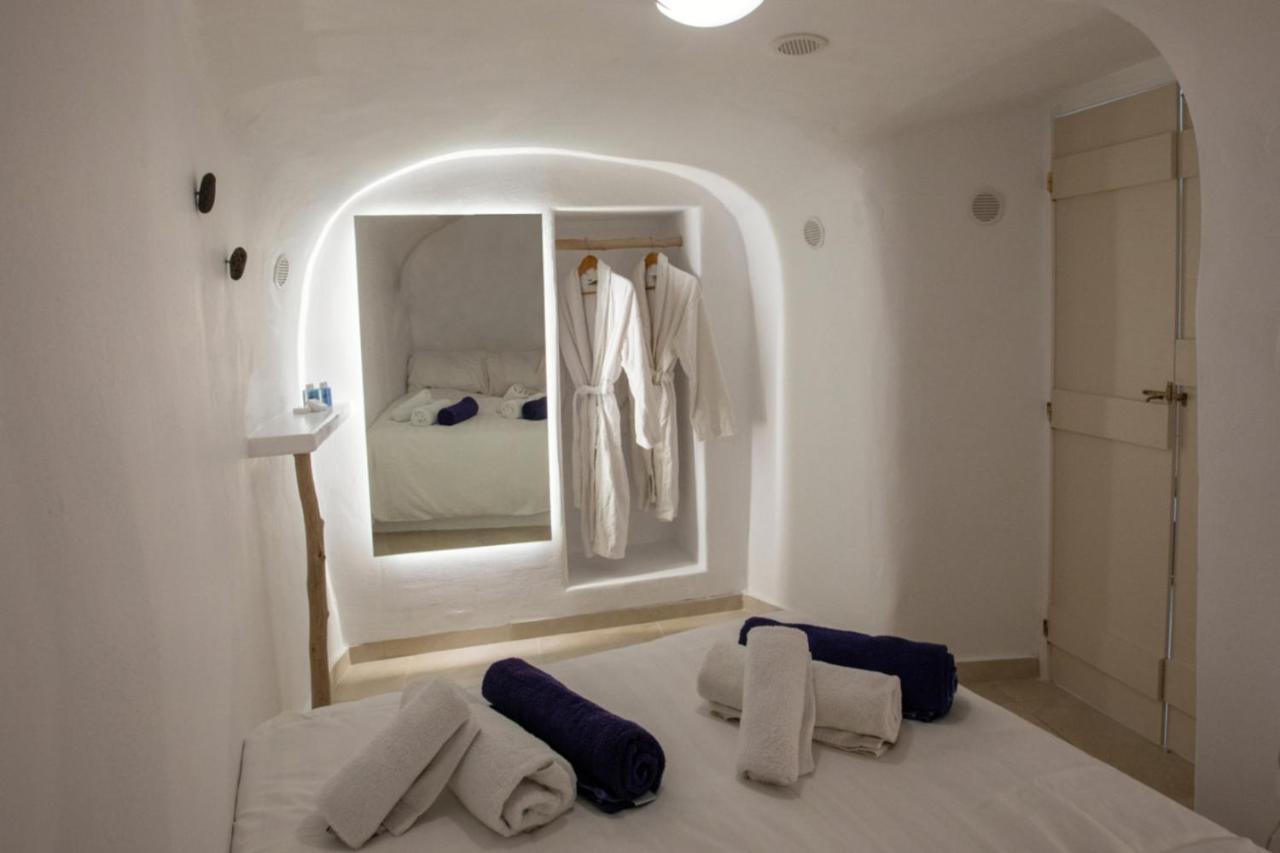 Sunset View Villa Santorini - with Outdoor Jacuzzi Firostefani Esterno foto