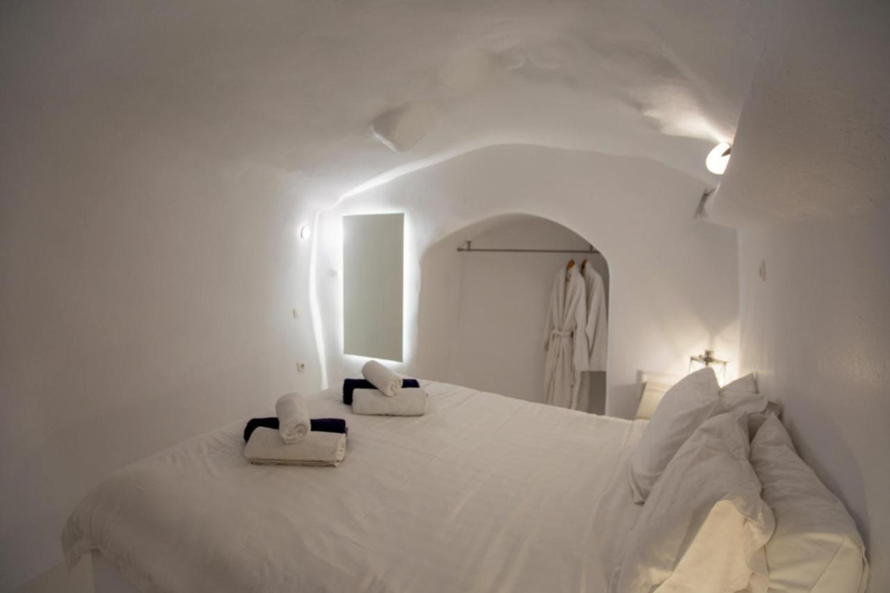 Sunset View Villa Santorini - with Outdoor Jacuzzi Firostefani Esterno foto