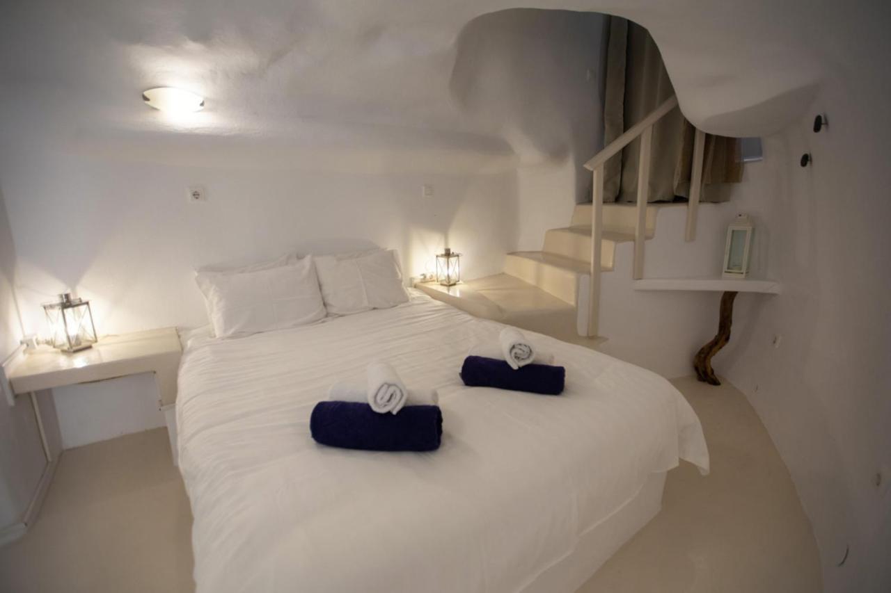 Sunset View Villa Santorini - with Outdoor Jacuzzi Firostefani Esterno foto