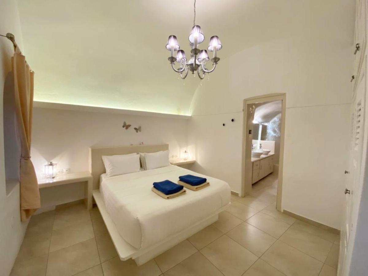 Sunset View Villa Santorini - with Outdoor Jacuzzi Firostefani Esterno foto